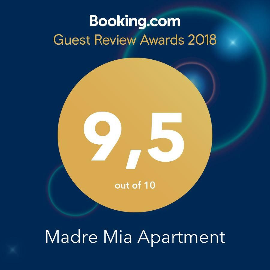 Madre Mia Apartment กาซาเรส ภายนอก รูปภาพ